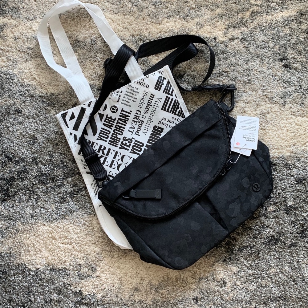 NWT Lululemon All Night Festival Bag Camo